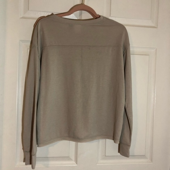 Lion king sweater - Picture 4 of 5